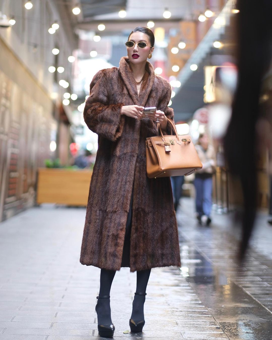 Báo cáo năm 2022, do Credit Suisse và Deloitte tổng hợp, tiết lộ rằng dòng túi Birkin đã ghi nhận sự tăng trưởng ngoạn mục với tăng trưởng 38% trong doanh số bán hàng vào năm 2020. Điều này có nguồn gốc từ việc giá trị của những món đồ xa xỉ, như túi Birkin, đã tăng mạnh trong bối cảnh đại dịch Covid-19. Các đại lý cũng thông báo về mức phí bảo hiểm kỷ lục vào năm 2021