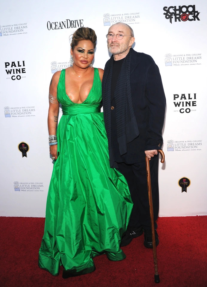 Phil Collins và Orianne Cevey ly hôn năm 2008 và tái hợp vào năm 2016 nhưng không đăng ký kết hôn lại.