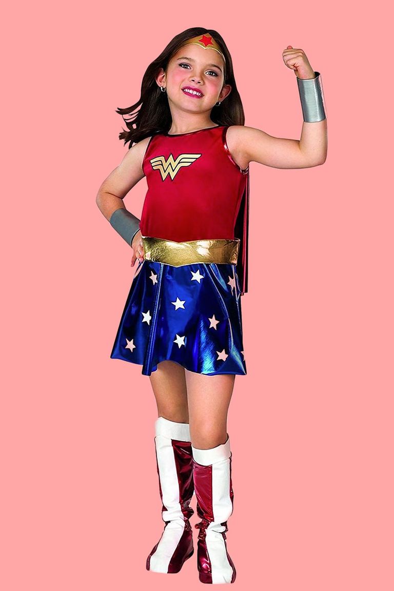 Wonder Girl xinh xắn