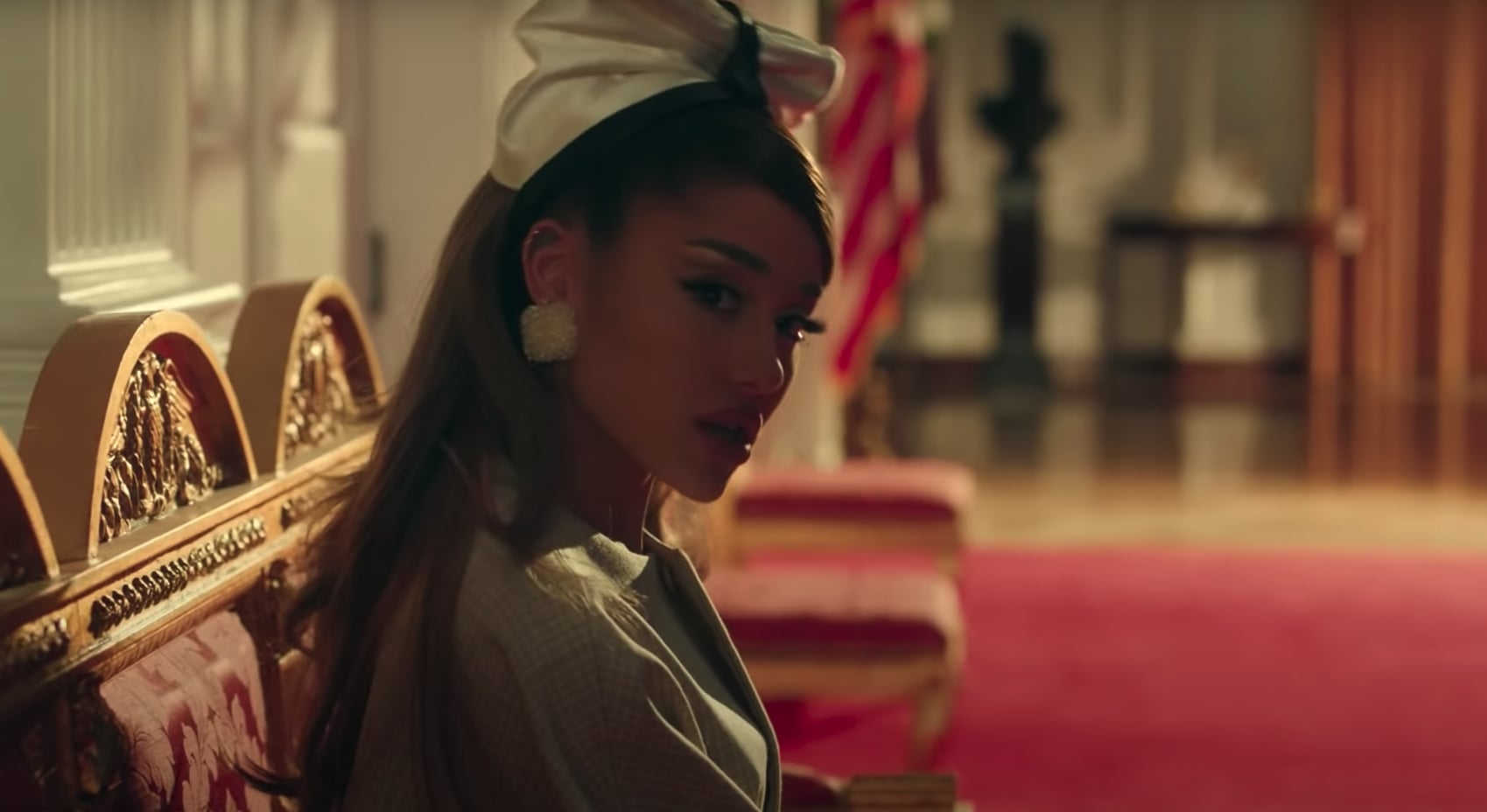 'Bóc giá' các item thời trang nghìn USD trong MV mới của Ariana Grande - Ảnh 11