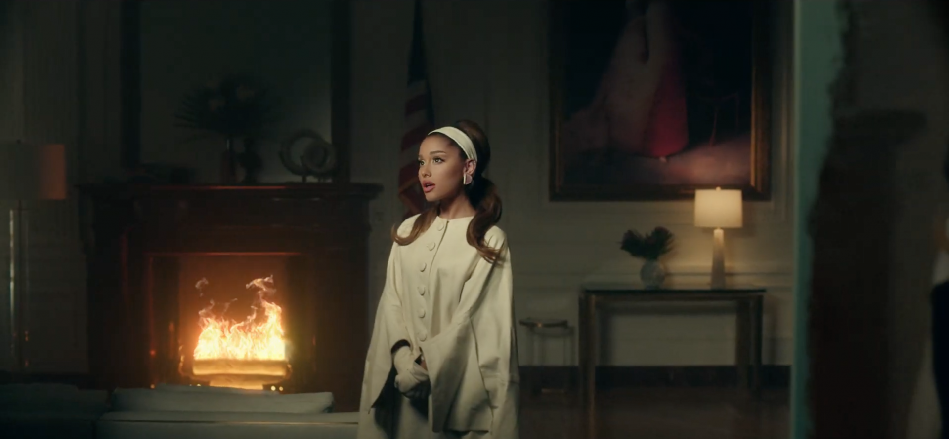 'Bóc giá' các item thời trang nghìn USD trong MV mới của Ariana Grande - Ảnh 13