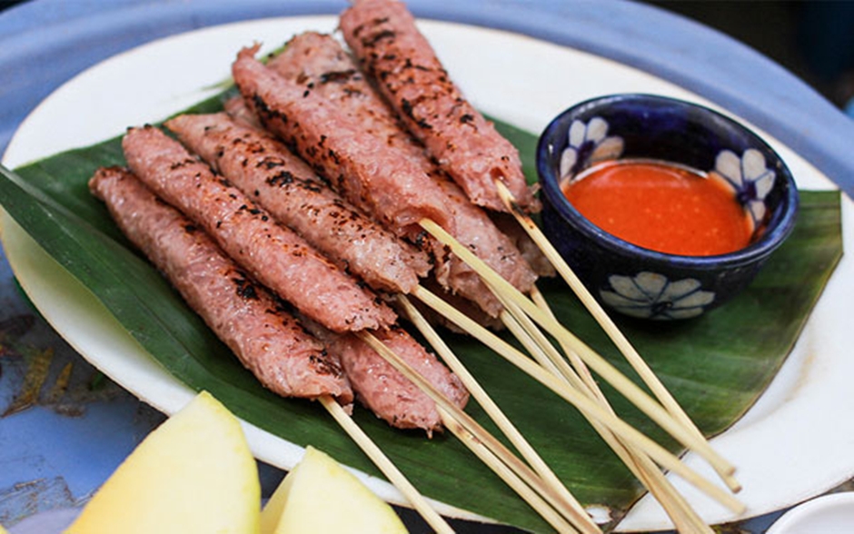 Đầu đông đi ăn nem chua nướng ngon quên lối về!
