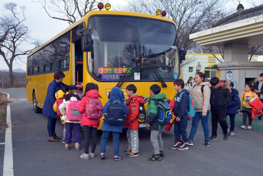 Tại Hàn Quốc, nhà chức trách đã ban hành luật yêu cầu các trường học phải lắp đặt thiết bị 'sleeping child check'.