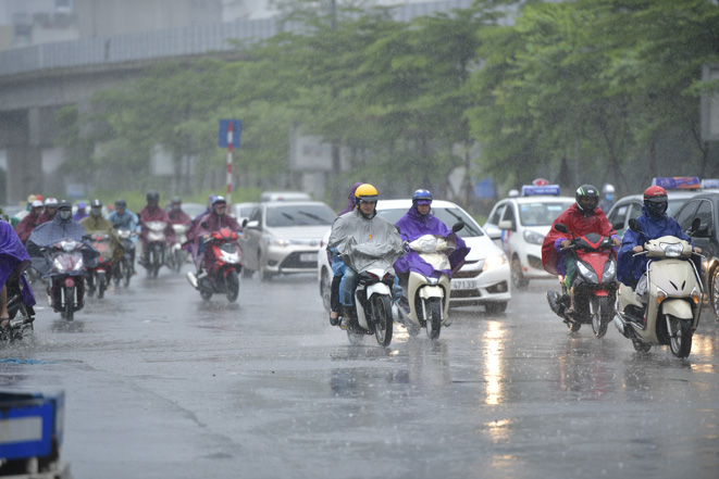 Mưa giông phủ khắp cả nước ngày 28/9