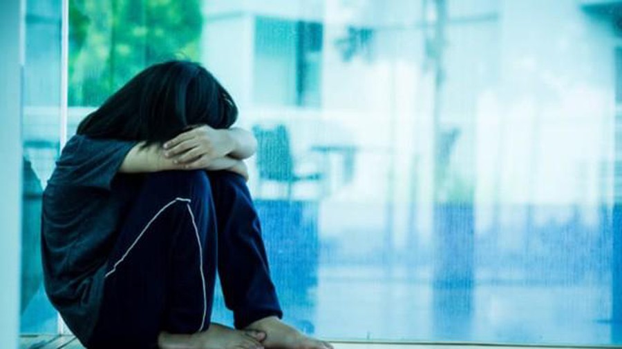 Tiền Giang: Nghĩ cha mẹ thương em hơn mình, bé gái 11 tuổi tự tử