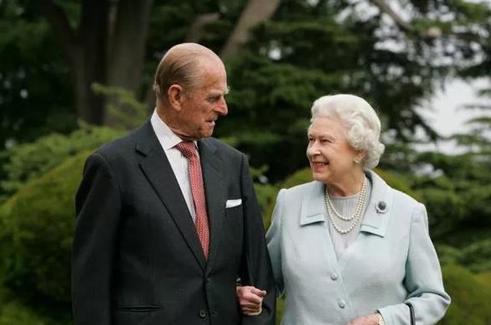 Không chỉ Nữ hoàng và phu quân, mà hoàng gia Anh còn có nhiều cặp vợ chồng khác chẳng hề nằm bên nhau trên một chiếc giường.