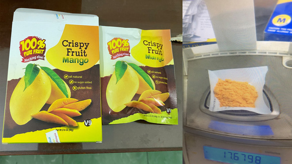 Cơ quan công an phát hiện loại ma túy mới ngụy trang trong gói nilông có dòng chữ “Crispy Fruit Mango” - Ảnh: C.A.