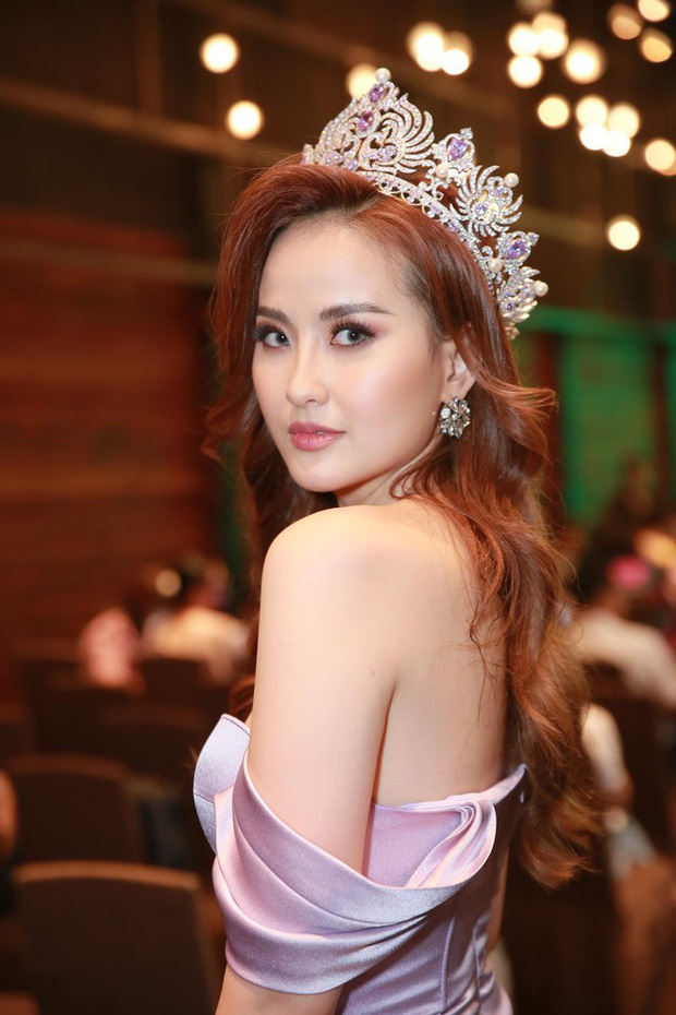 Hoa hậu Khánh Ngân nói: 'Nếu mọi người tìm hiểu kỹ sẽ biết tôi đang sống với mẹ, vẫn độc thân và bao nhiêu năm vẫn như vậy'.