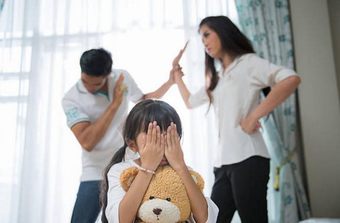 Bạo lực gia đình là một trong những nguyên nhân chính, dẫn đến sự đổ vỡ của mối quan hệ vợ chồng.