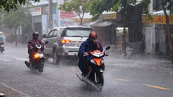 Thời tiết ngày 19/10: Trung Bộ tiếp tục mưa lớn, Bắc Bộ trời mưa lạnh
