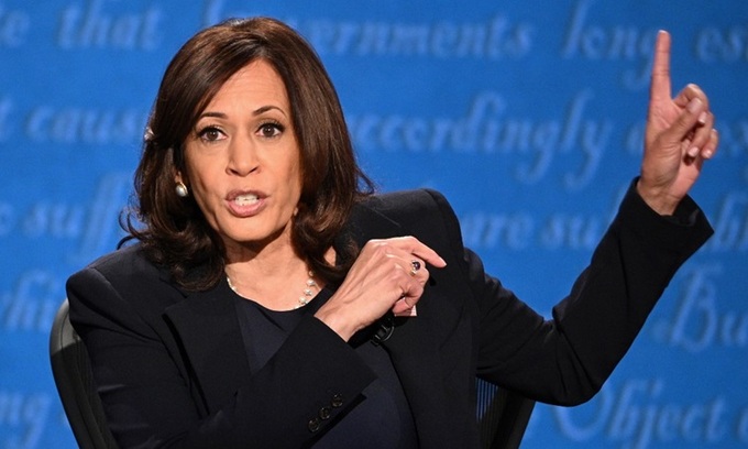 Ứng viên phó tổng thống đảng Dân chủ Kamala Harris tại buổi tranh luận ở thành phố Salt Lake hôm 7/10. Ảnh: AFP.