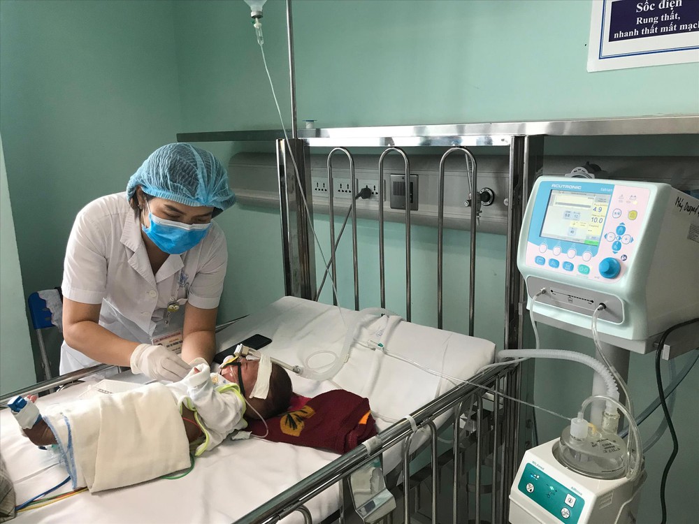Trẻ mắc virus hô hấp hợp bào tăng đột biến