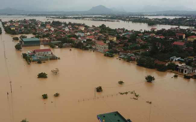 Từ ngày 6/10 đến nay, miền Trung mưa to, gây ngập lụt và sạt lở đất ở nhiều nơi.