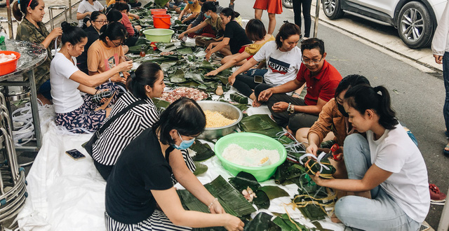Cả nghìn bánh chưng ủng hộ miền Trung bị thiu, dân mạng kêu gọi nghĩ cách