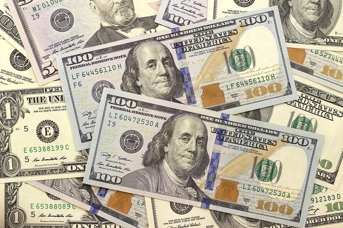 Lỡ tay mua nhầm vé số không ngờ trúng mỗi vé một triệu USD