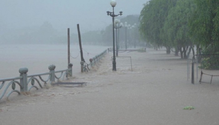 Từ đêm 27 - 28/10, khu vực đất liền  các tỉnh Đà Nẵng - Phú Yên với sức gió mạnh cấp 11, giật cấp 13 và chịu ảnh hưởng trực tiếp của hoàn lưu gió bão số 9.