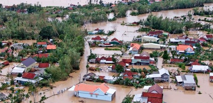 Hơn 6.000 hộ dân ở Quảng Ngãi bị ngập sau bão số 9. Ảnh Zing