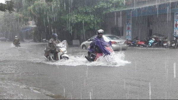 Thời tiết ngày 31/10: Bắc Bộ mưa rải rác, Trung Bộ vẫn mưa to