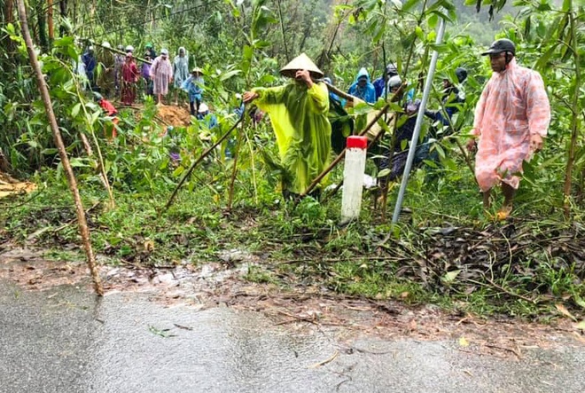 Quảng Nam: Sạt lở đất làm một người chết - Ảnh zing