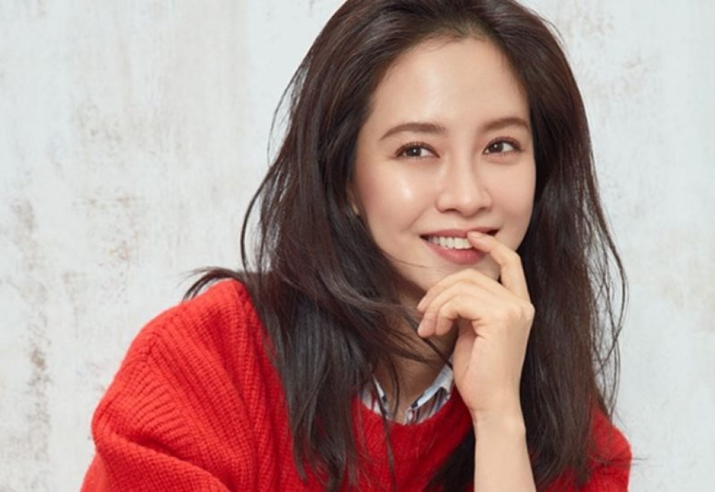 Song Ji Hyo giành giải Nữ diễn viên được yêu thích nhất Châu Á.