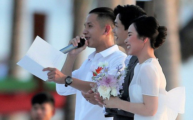 Lá thư bất ngờ Công Phượng dành cho khách mời trong bữa tiệc tại Phú Quốc