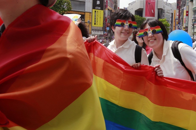 Tại Nhật Bản, chỉ 17,6% người trong cộng đồng LGBT cho biết họ cởi mở về giới tính của mình tại nơi làm việc. Ảnh: AP.