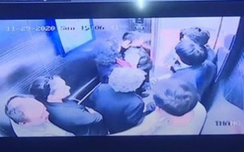 Hà Nội: Thang máy chung cư cao tầng bất ngờ rơi tự do khiến nhiều người bị thương
