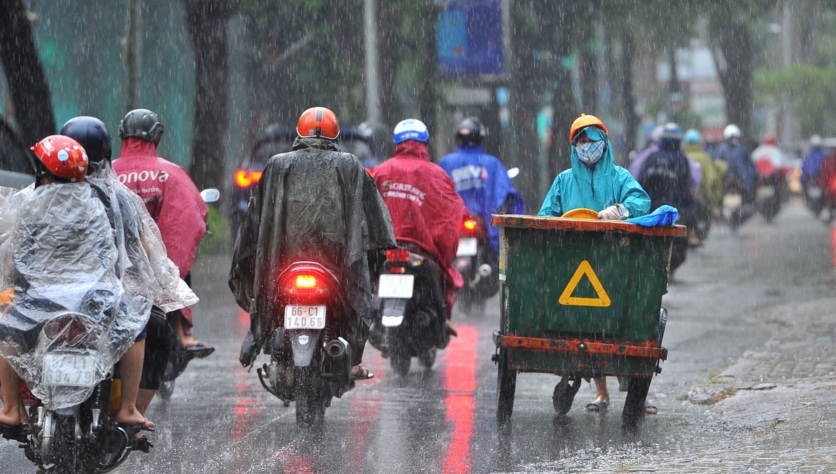 Thành phố Hồ Chí Minh và nhiều tỉnh Nam Bộ có mưa trái mùa - Ảnh Zing