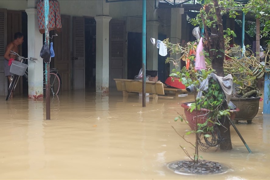 5 người chết do mưa lũ ở Khánh Hòa - Ảnh: Lao động