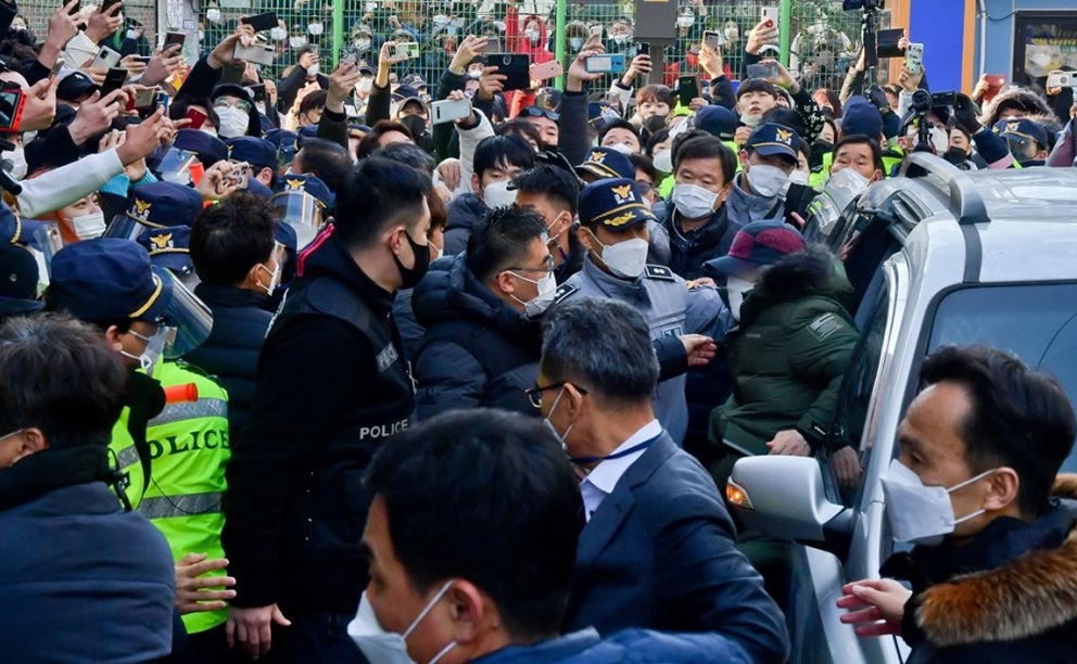 Vợ tên ấu dâm Jo Doo Soon bị đuổi khỏi nhà thuê