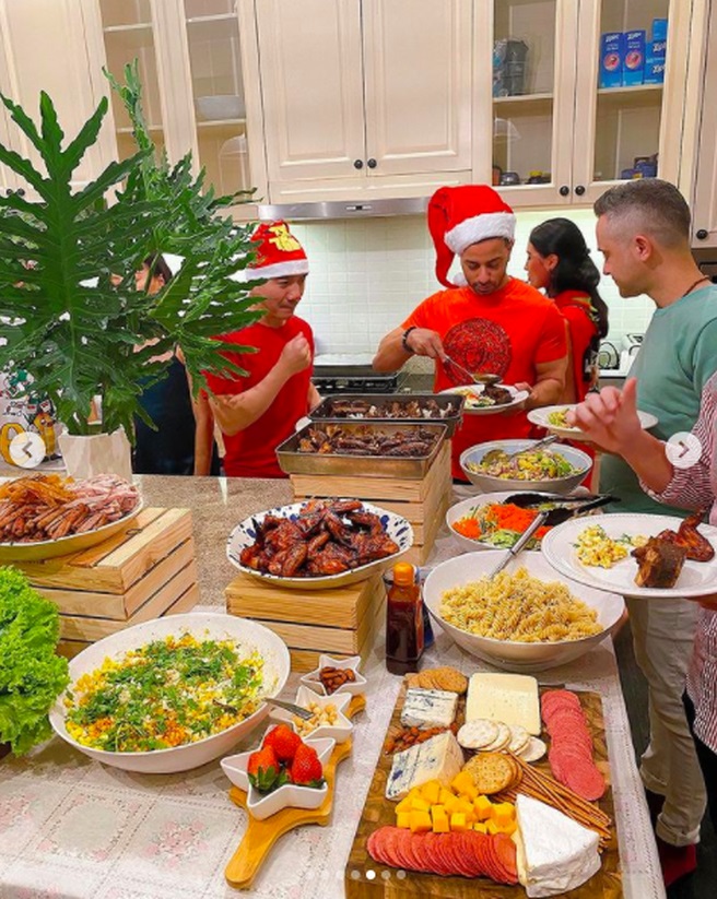 Hà Tăng đứng bếp chính cho bàn tiệc buffet Giáng sinh gần 30 người khiến ai cũng ngưỡng mộ - Ảnh 5