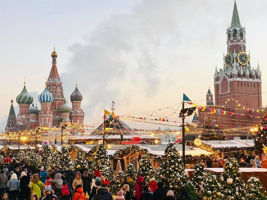 Chợ Giáng sinh tại quảng trường Đỏ, Moskva. Ảnh: VnExpress