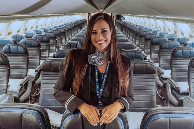 Những điều tiếp viên hàng không 'săm soi' hành khách ngay khi họ bước lên máy bay