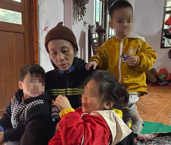 Hai bé bị bỏ rơi trên đê sông Hồng có thể phải vào trại trẻ mồ côi