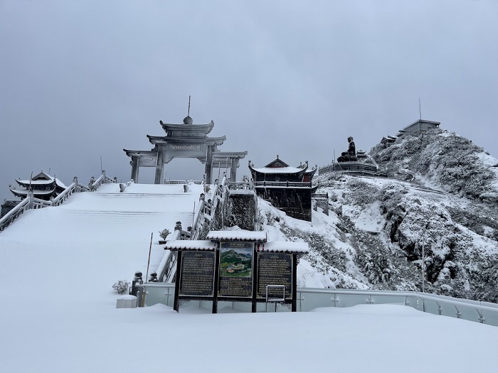 Tuyết rơi trên đỉnh Fansipan ngày cận Tết Tân Sửu 2021 - Ảnh 5