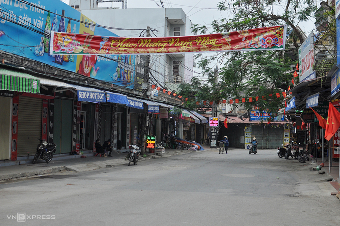 Một con phố ở TP Chí Linh trong thời gian phong tỏa. Ảnh: VnExpress
