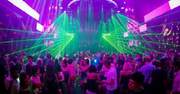 Từ ngày 11/3, Quảng Ninh cho phép mở quán karaoke, rạp chiếu phim