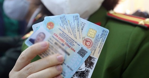 Ai được miễn lệ phí khi đi làm thủ tục cấp, đổi căn cước công dân gắn chip?