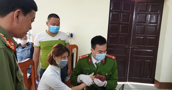 Khi làm căn cước công dân nếu nhuộm tóc, trang điểm, ảnh xấu... có được yêu cầu chụp lại?