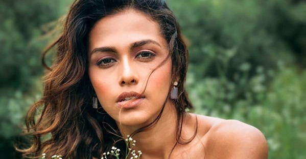 Đại diện Ấn Độ đứng trước nguy cơ không thể đến Mỹ thi Miss Universe vì mắc Covid-19