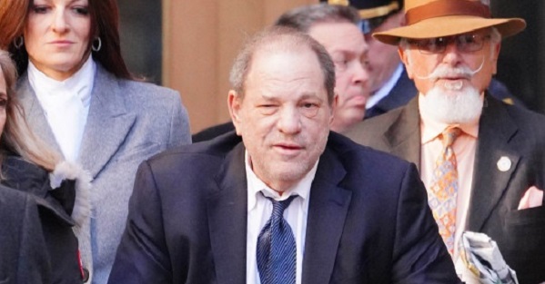 "Ông trùm Hollywood" Harvey Weinstein sau 4 năm ở tù đã bị mù, gãy 4 răng