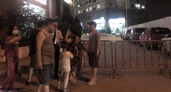 Bé gái 4 tuổi rơi từ tầng 24 chung cư ở Hà Nội tử vong