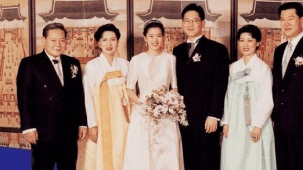 Ảnh cưới của bố mẹ 'Tiểu công chúa đế chế Samsung'