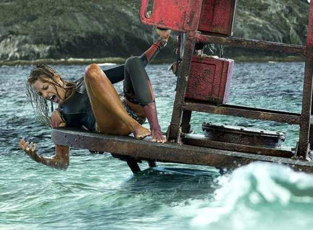 Blake Lively trong The Shallows
