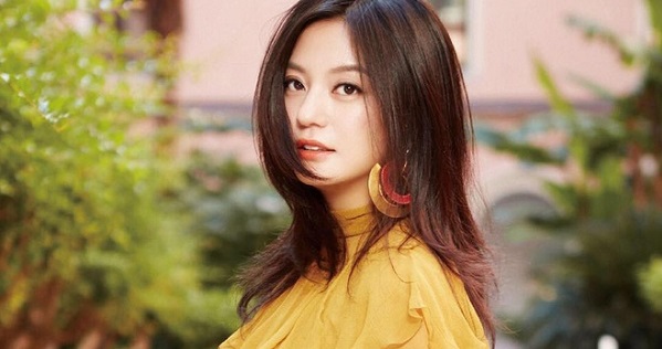 Triệu Vy bị đóng băng tài khoản, lọt top tìm kiếm hàng đầu trên Weibo