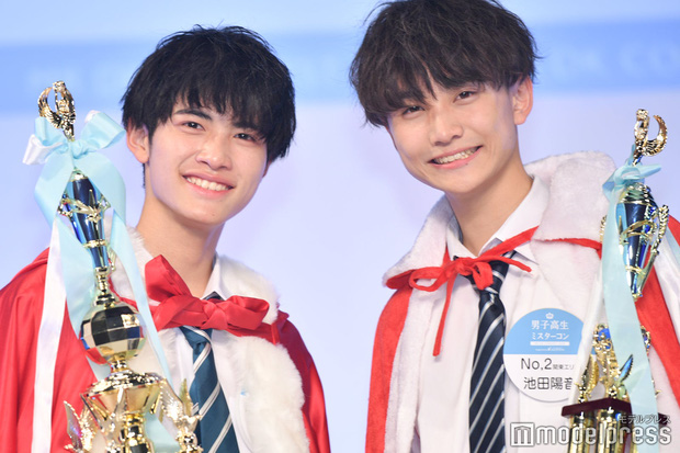 Nakano Haruto (bên trái) là Quán quân cuộc thi Nam sinh trung học đẹp trai nhất Nhật Bản