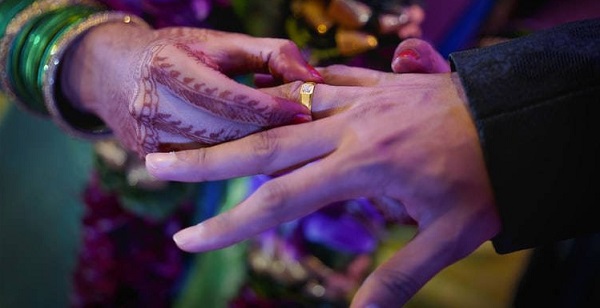 Người đàn ông giúp vợ kết hôn với người mà cô đã ngoại tình trong nhiều năm