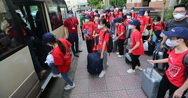 50 sinh viên, cán bộ trường ĐH Y Hà Nội lên đường chi viện cho Bắc Ninh