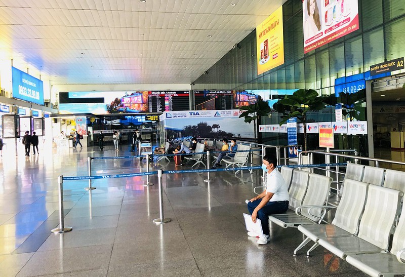 Sân bay Nội Bài dừng nhập cảnh hành khách - Ảnh HNM
