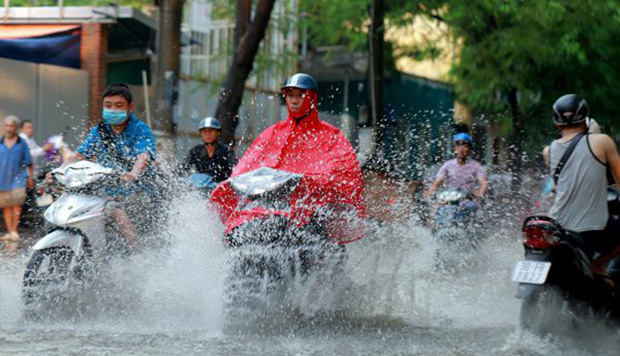 Từ đêm nay miền Bắc mưa lớn, "thổi bay" nắng nóng gay gắt 40 độ C